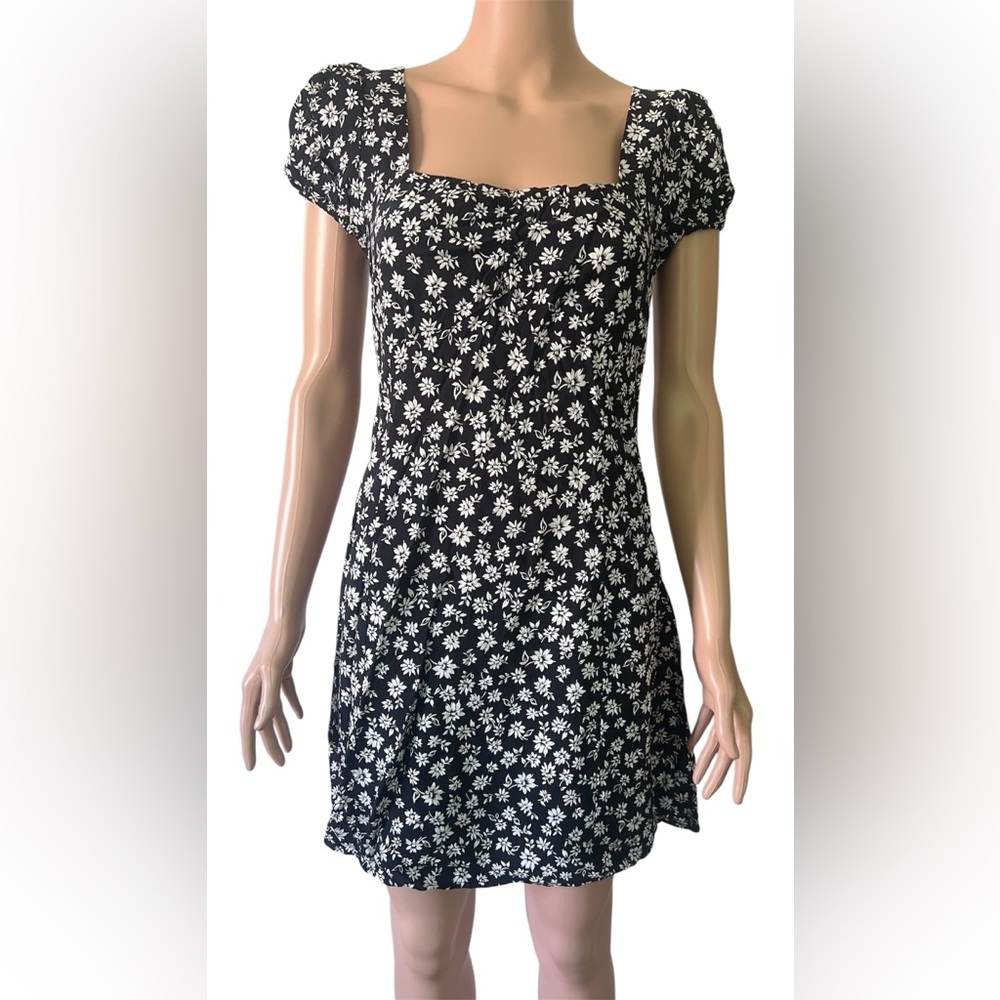 Fashion Nova Black and White Floral Mini Dress - Picture 4 of 8